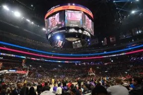 赛前欧联焦点战；洛杉矶湖人伤情更新；赛场秩序良好；赛程密集仍需轮换(2025欧联杯积分榜)-麻将胡了网站