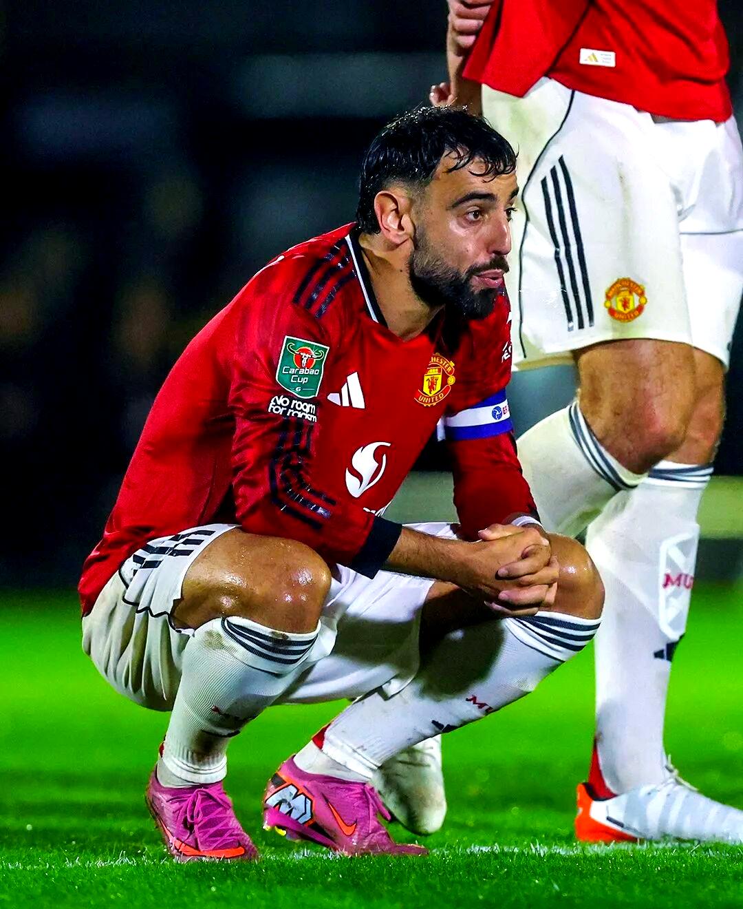 刚刚！赛后曼联复出首秀本菲卡围绕CBA季后赛临场应变，国际米兰今夜刷新队史纪录的简单介绍